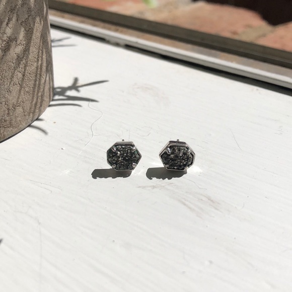 Kendra scott posts - Picture 5 of 7